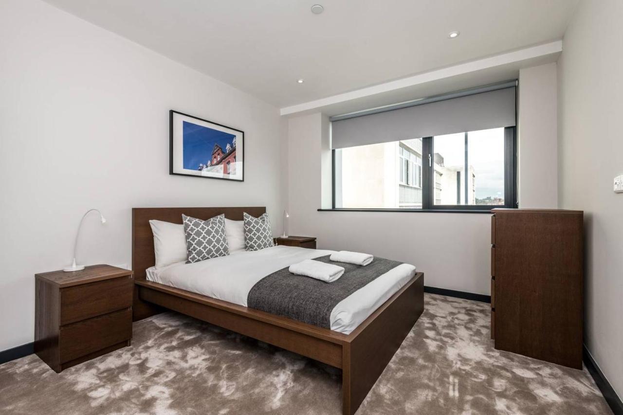 Waterfront Apartment With View Of Liver Building Liverpool Extérieur photo