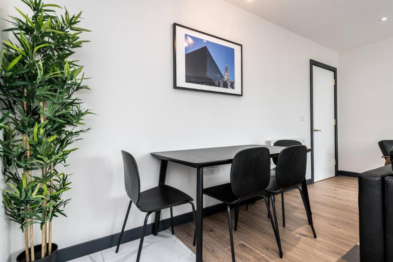 Waterfront Apartment With View Of Liver Building Liverpool Extérieur photo